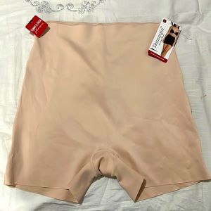 Skinny girl Scuba Shapwear Short